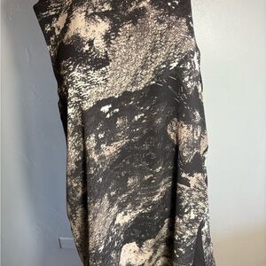 Aritzia Babaton Size Medium Blouse Black Beige  Sleeveless Asymmetrical Top